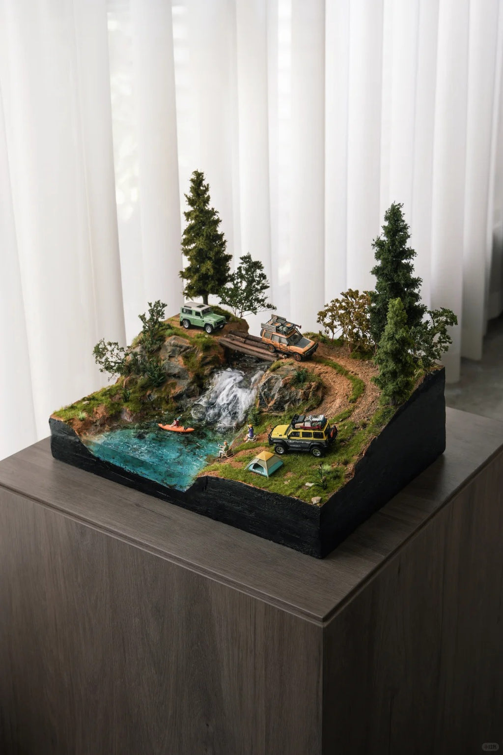 1:64 Waterfall Campsite Miniature Model