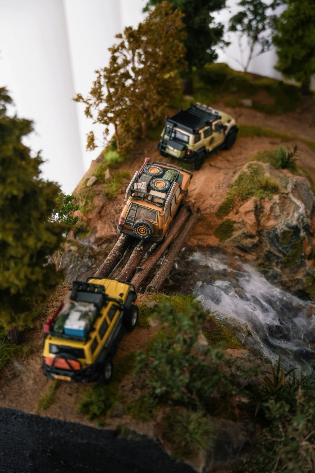 1:64 Waterfall Campsite Miniature Model