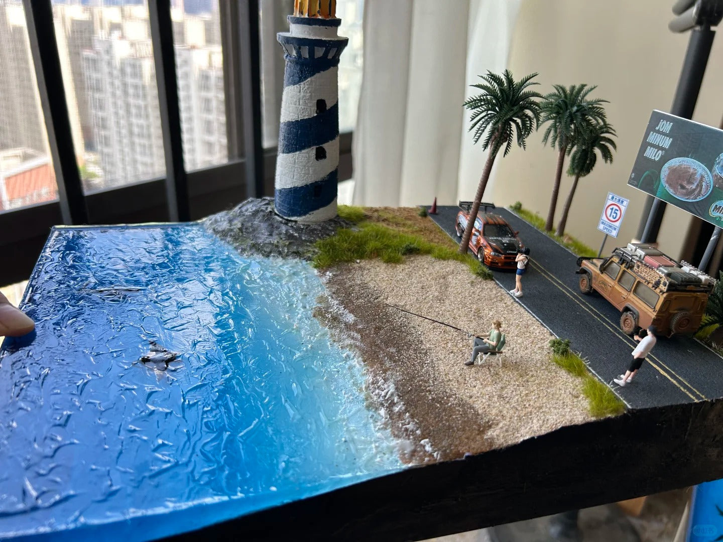 1:64 Scale Coastal Highway Car Miniature Model Display