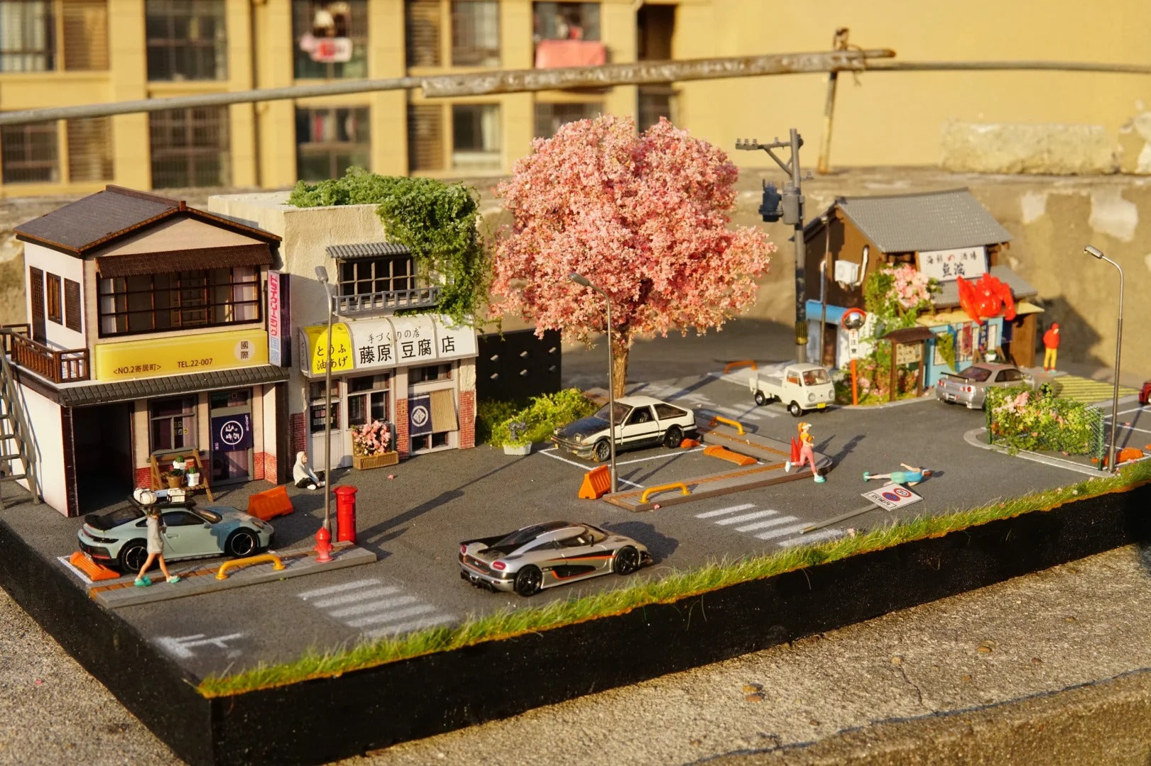 1:64 Scale Car Miniature Model Display