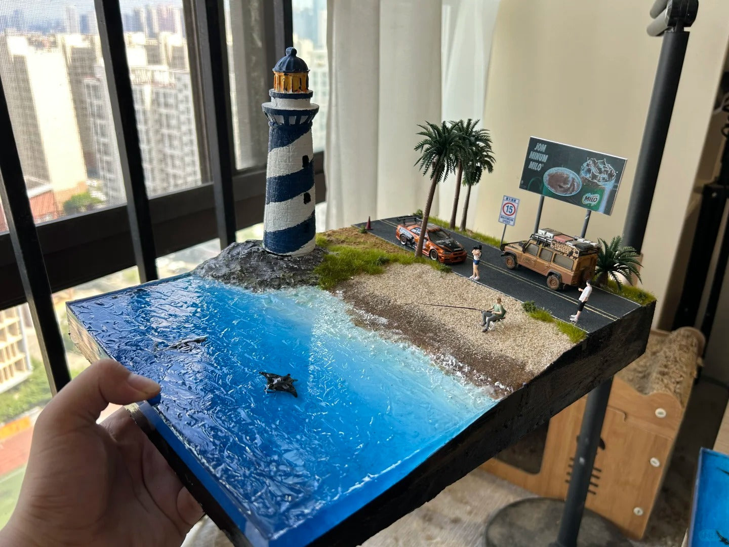 1:64 Scale Coastal Highway Car Miniature Model Display