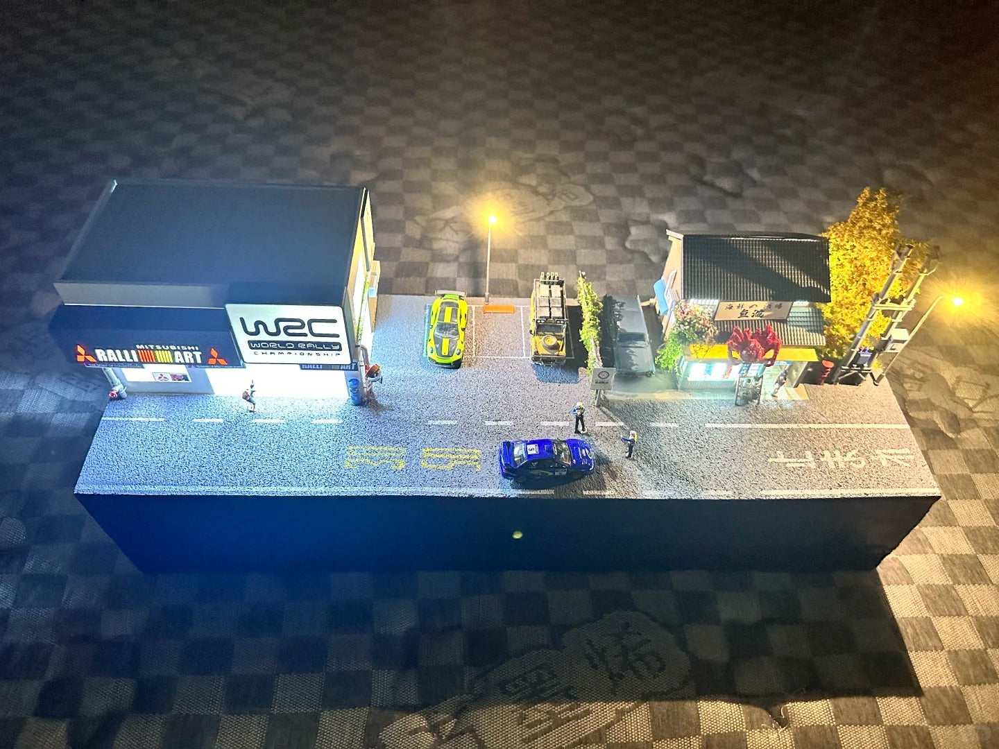 1:64 Scale Parking Lot Miniature Model